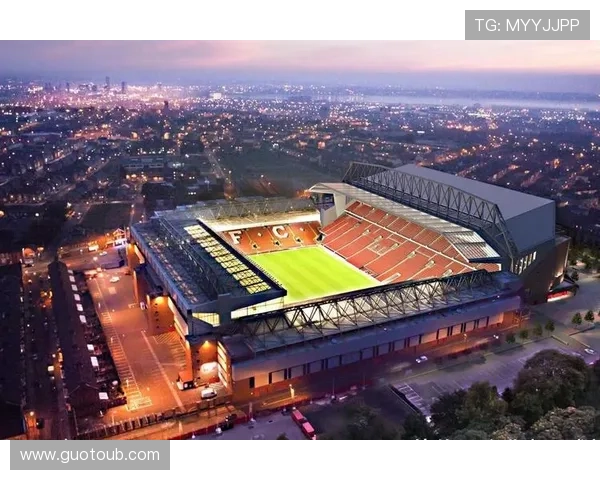 曼城足球俱乐部主场演变历程从海德路到缅因路再到伊蒂哈德的故事